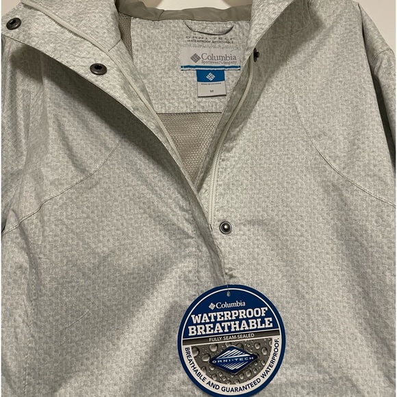 Columbia Women’s Rain Coat - Picture 2 of 8